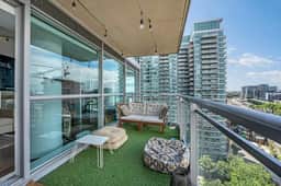 Liberty Village Corner Suite | Skyline & Balcony