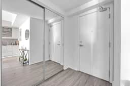 Modern 1BDR Condo | Toronto's Most Iconic Location